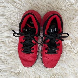 Under Armour Red Basketball Shoes, size 5